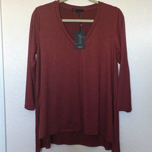 NWT Gibson Tunic Top with Handkercief Hem - L